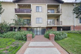 17522 Sherman Way 204, Van Nuys, CA 91406