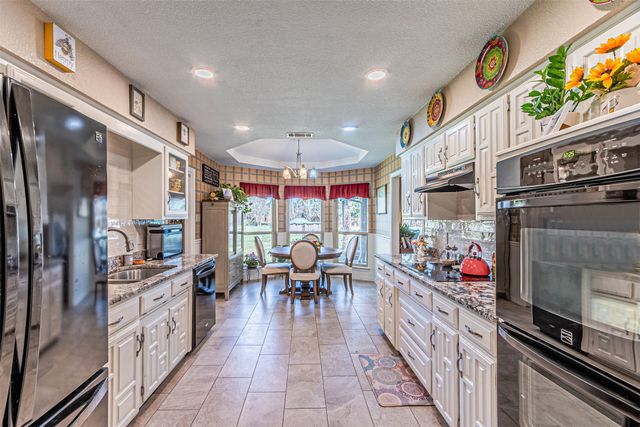 603 Roaring Creek Circle, Oak Leaf, TX 75154