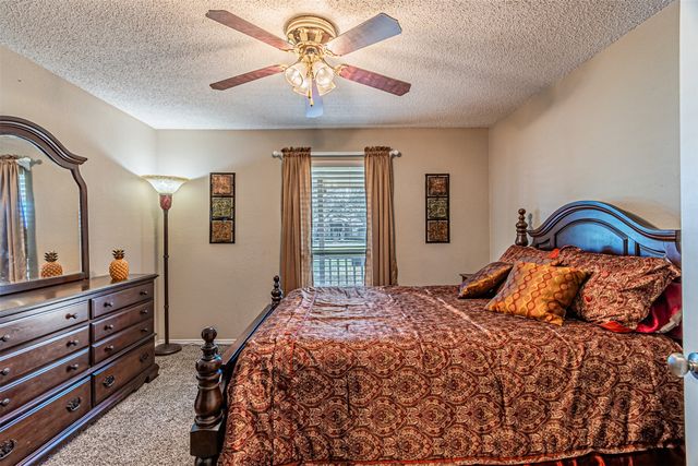 603 Roaring Creek Circle, Oak Leaf, TX 75154