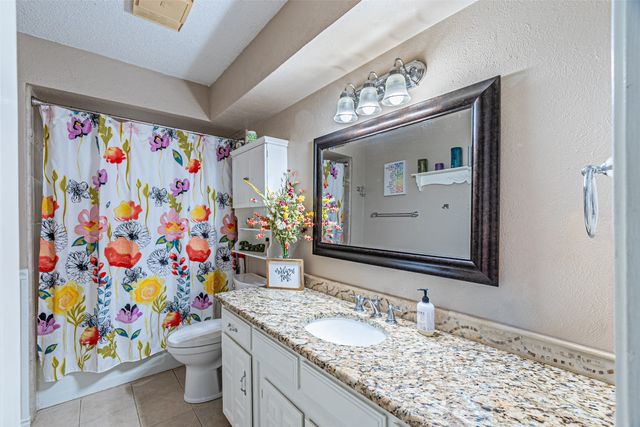 603 Roaring Creek Circle, Oak Leaf, TX 75154