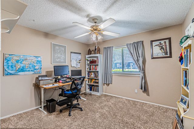 603 Roaring Creek Circle, Oak Leaf, TX 75154