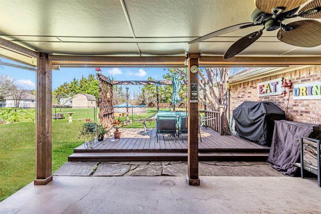 603 Roaring Creek Circle, Oak Leaf, TX 75154