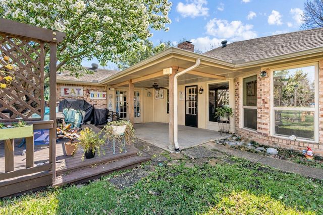 603 Roaring Creek Circle, Oak Leaf, TX 75154