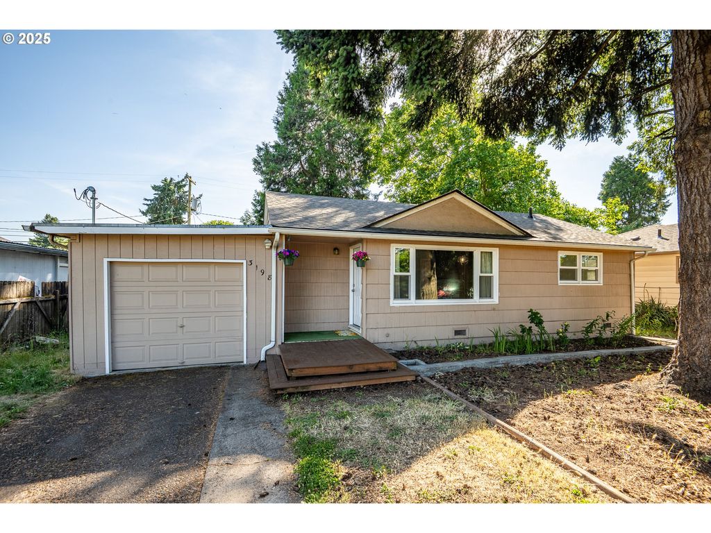3198 PHEASANT Blvd, Springfield, OR 97477