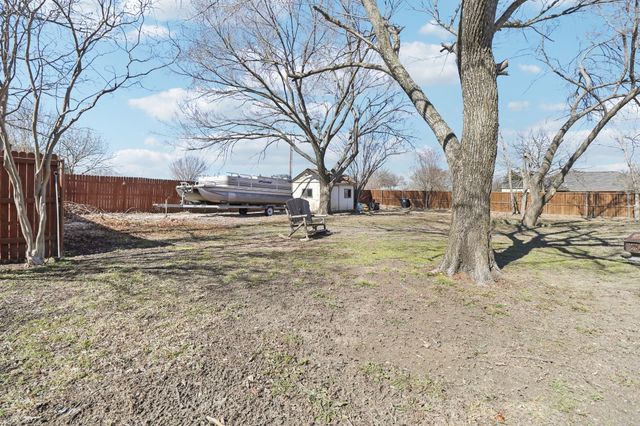 1202 N Sharpshire Drive, Waxahachie, TX 75165