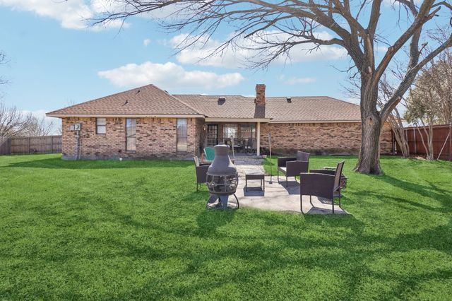 1202 N Sharpshire Drive, Waxahachie, TX 75165