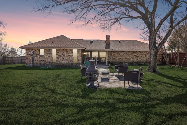 1202 N Sharpshire Drive, Waxahachie, TX 75165