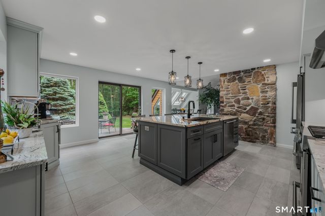 18 South Road, Bozrah, CT 06334