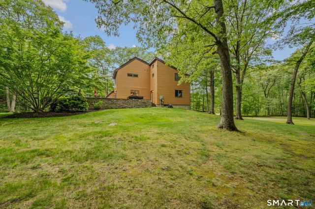 18 South Road, Bozrah, CT 06334
