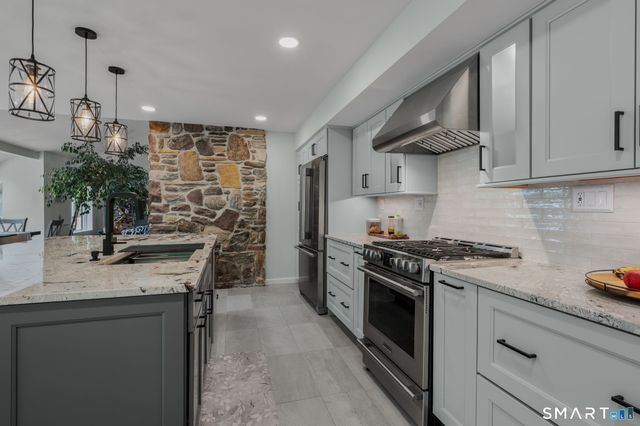 18 South Road, Bozrah, CT 06334