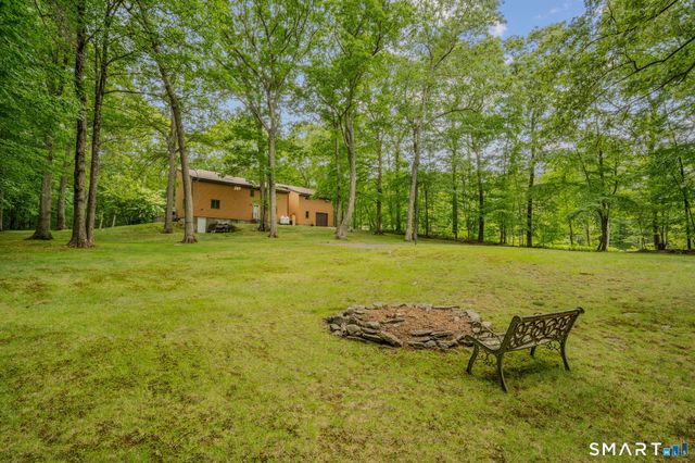 18 South Road, Bozrah, CT 06334