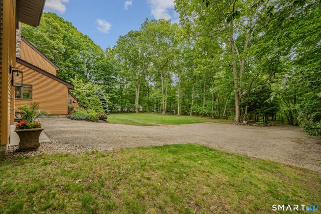 18 South Road, Bozrah, CT 06334