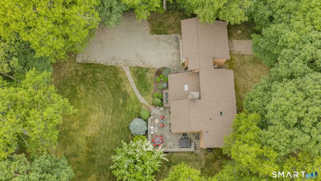 18 South Road, Bozrah, CT 06334