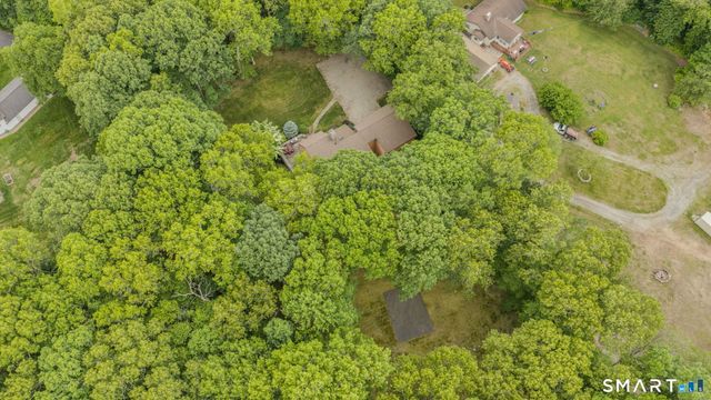 18 South Road, Bozrah, CT 06334