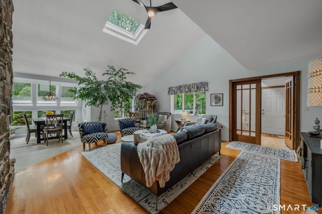 18 South Road, Bozrah, CT 06334