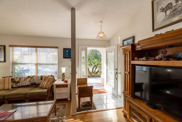 240 Micklers Rd, St Augustine, FL 32080