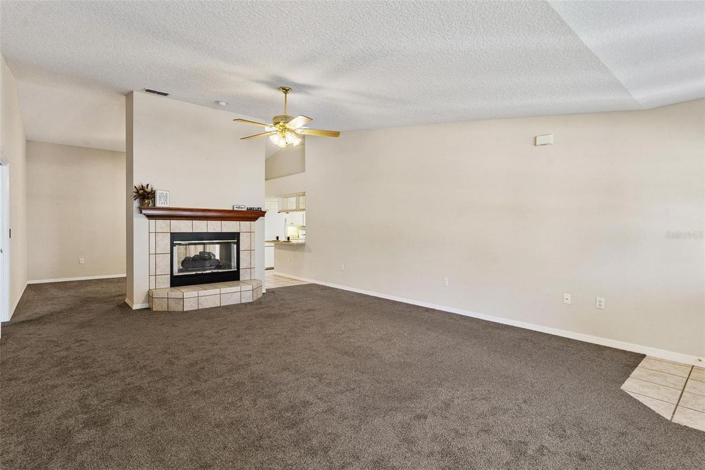 Image 11 of property listing at 911 BEVERLY HARBORS DRIVE 16, Leesburg, FL 34748
