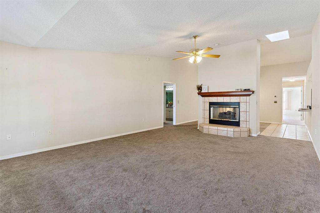 Image 12 of property listing at 911 BEVERLY HARBORS DRIVE 16, Leesburg, FL 34748
