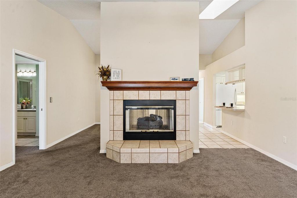 Image 13 of property listing at 911 BEVERLY HARBORS DRIVE 16, Leesburg, FL 34748