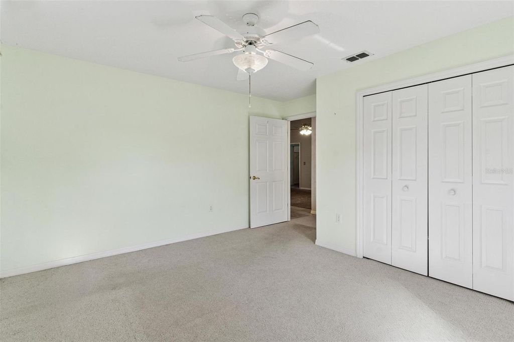 Image 31 of property listing at 911 BEVERLY HARBORS DRIVE 16, Leesburg, FL 34748