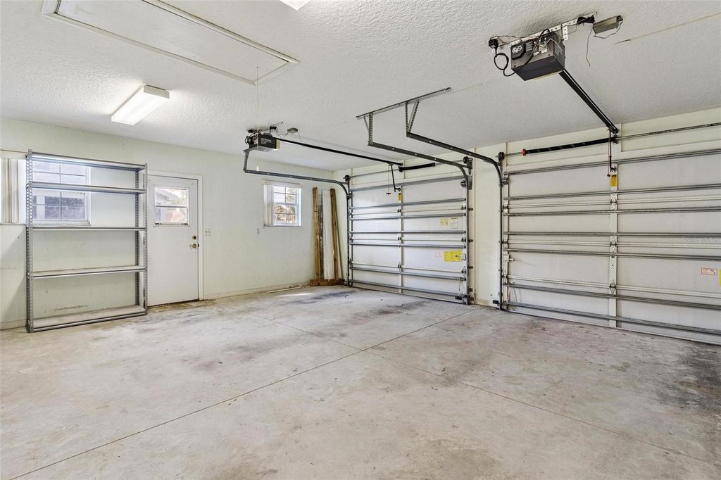 Image 40 of property listing at 911 BEVERLY HARBORS DRIVE 16, Leesburg, FL 34748