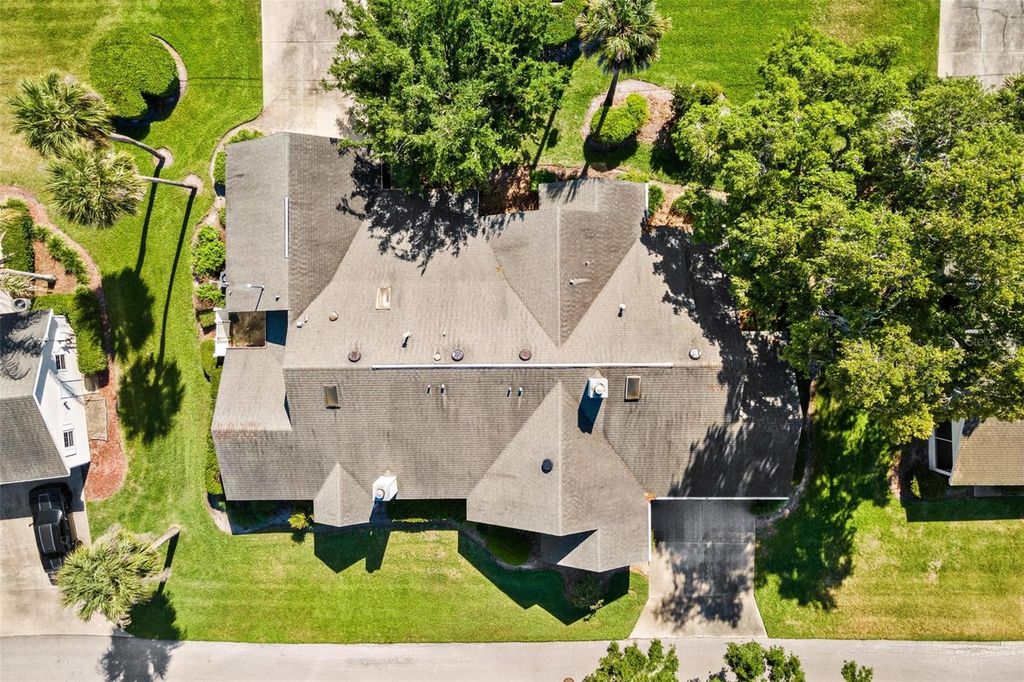 Image 44 of property listing at 911 BEVERLY HARBORS DRIVE 16, Leesburg, FL 34748