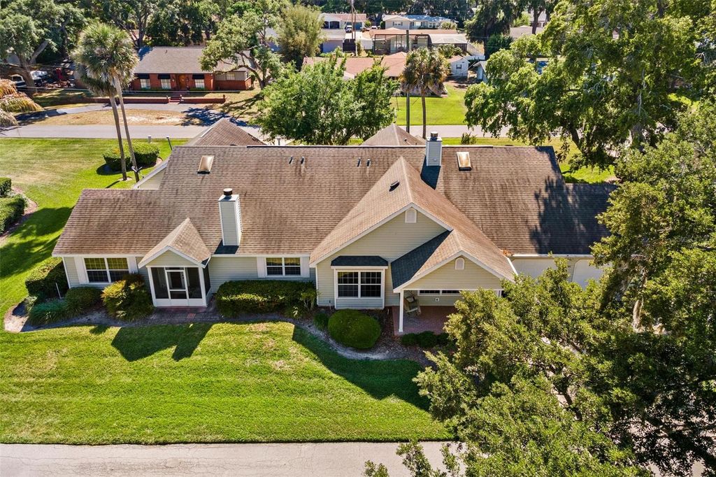 Image 49 of property listing at 911 BEVERLY HARBORS DRIVE 16, Leesburg, FL 34748
