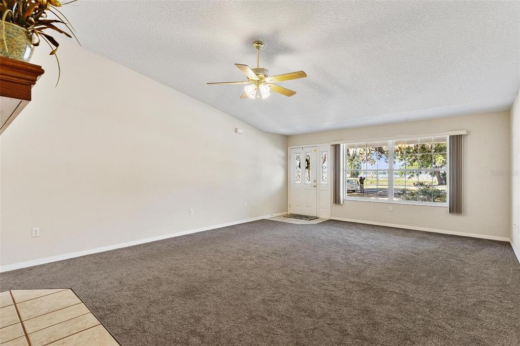 Image 10 of property listing at 911 BEVERLY HARBORS DRIVE 16, Leesburg, FL 34748