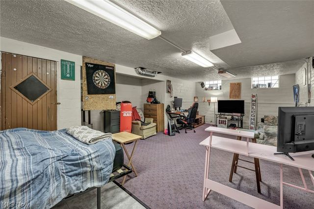 1403 Tuxedo Avenue, Parma, OH 44134