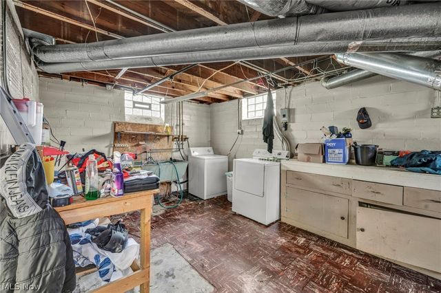 1403 Tuxedo Avenue, Parma, OH 44134