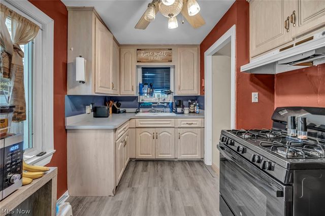 1403 Tuxedo Avenue, Parma, OH 44134