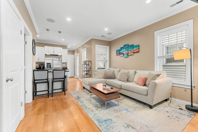 619 E 3rd St 2, Boston, MA 02127