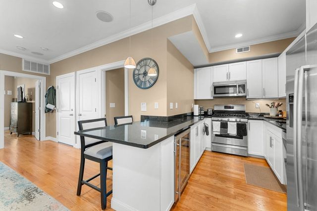 619 E 3rd St 2, Boston, MA 02127