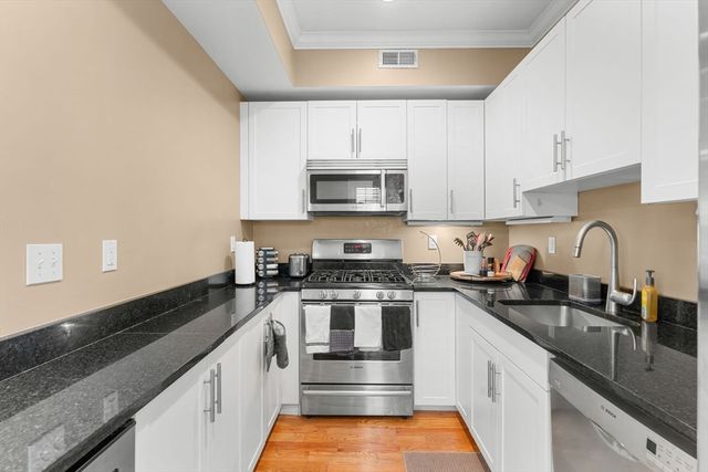 619 E 3rd St 2, Boston, MA 02127