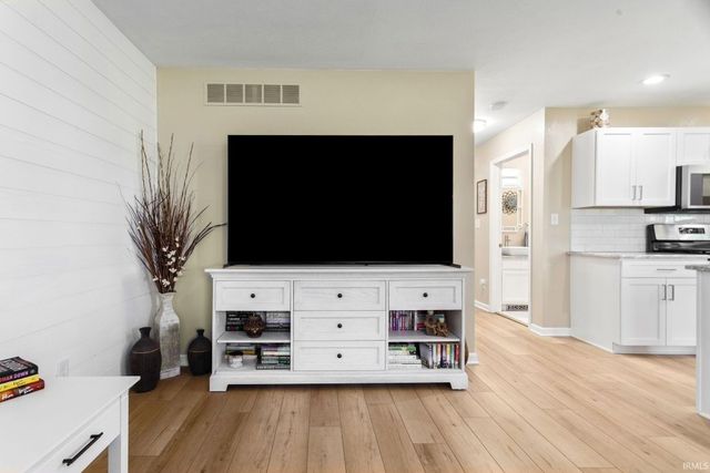 25901 Northland Crossing Drive, Elkhart, IN 46514