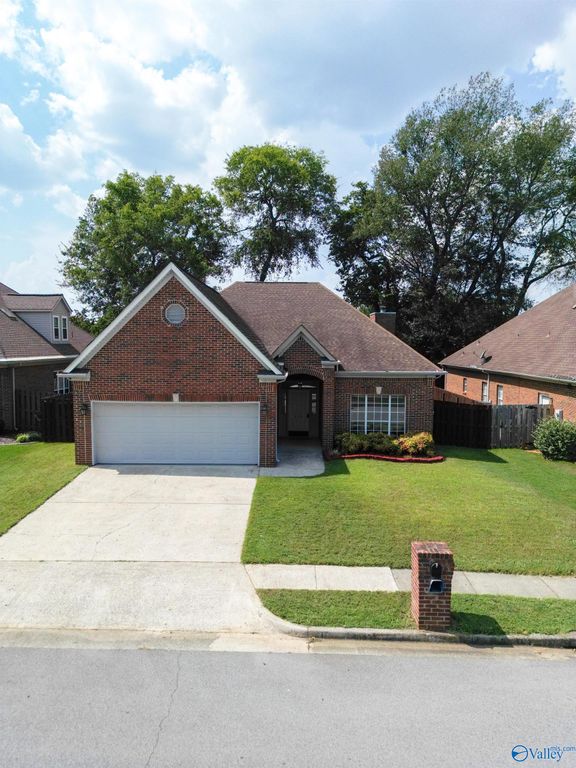 492 Sussex Drive SW, Madison, AL 35824