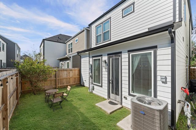 8422 Berry Green Lane, Houston, TX 77022