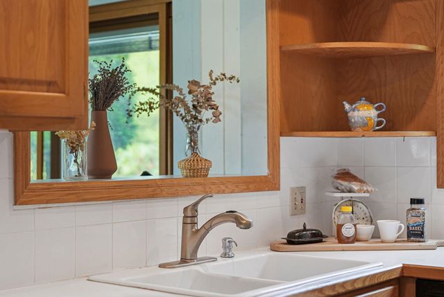 5361 N Manitou Trail, Leland, MI 49654