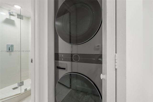 45 SW 9th St 1405, Miami, FL 33130