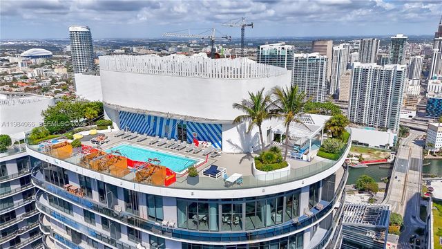 45 SW 9th St 1405, Miami, FL 33130