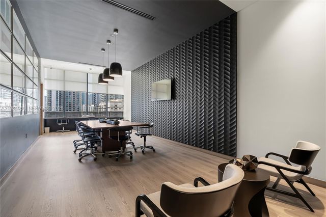 45 SW 9th St 1405, Miami, FL 33130