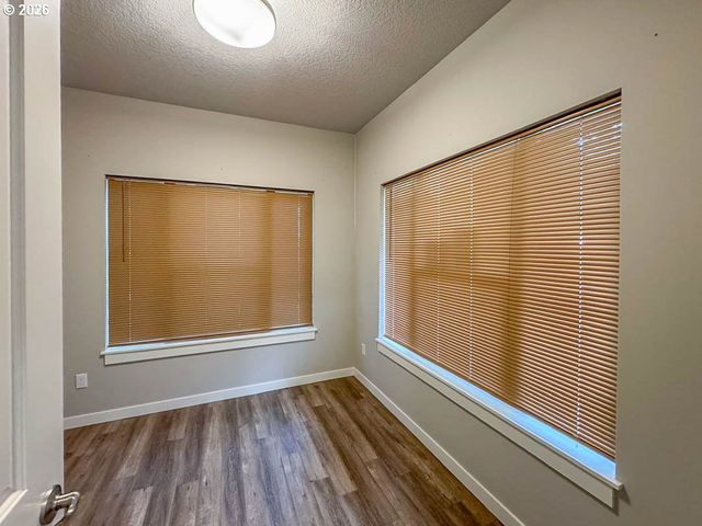 493 Ne LIBERTY Ave, Gresham, OR 97030