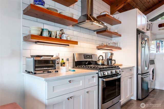 837 Cape Drive, Friday Harbor, WA 98250