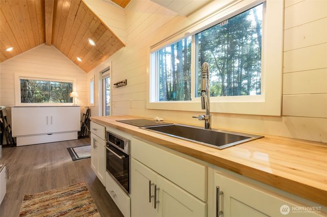 837 Cape Drive, Friday Harbor, WA 98250