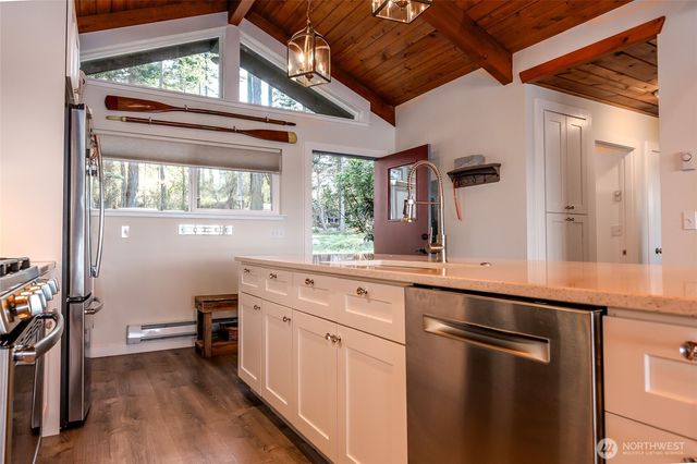 837 Cape Drive, Friday Harbor, WA 98250