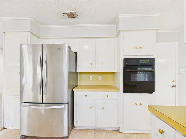 3704 Holly Drive, Bryan, TX 77802