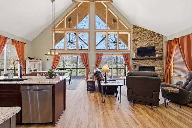 784 Sneaking Creek Drive, Hayesville, NC 28904