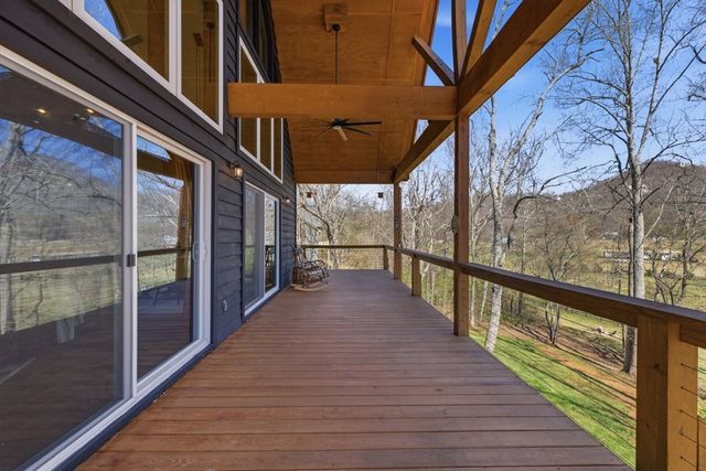 784 Sneaking Creek Drive, Hayesville, NC 28904