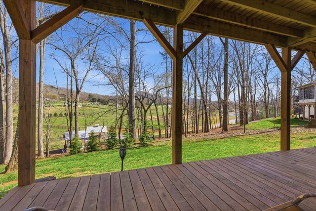 784 Sneaking Creek Drive, Hayesville, NC 28904