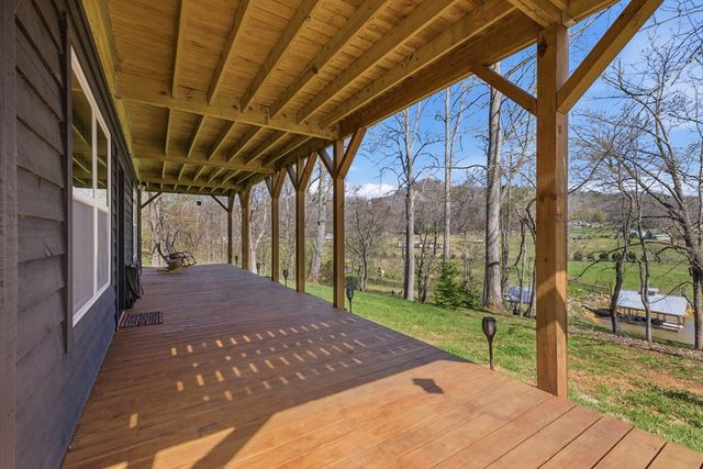 784 Sneaking Creek Drive, Hayesville, NC 28904